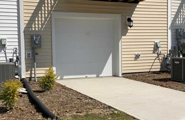 Rooms in 3 Bedroom Townhome at Chert Ln