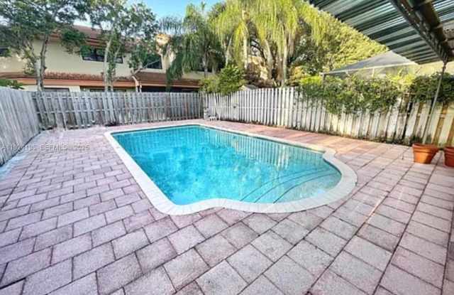 Photo of 3325 Oak Drive, Hollywood, FL 33021