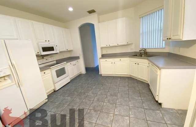 596 Neumann Village Ct