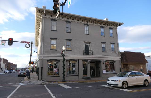 102 N Main St Ste 300