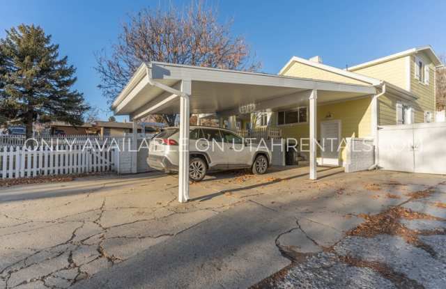 976 Briar Ave