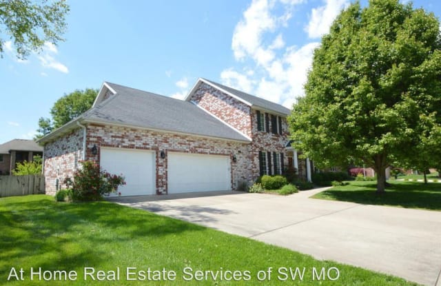 4753 S Woodpointe - 4753 S Woodpointe Ave, Springfield, MO 65810