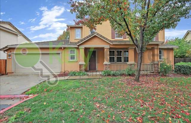 761 Courtyards Loop