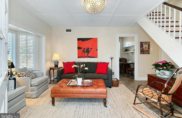 8022 E BOULEVARD Drive