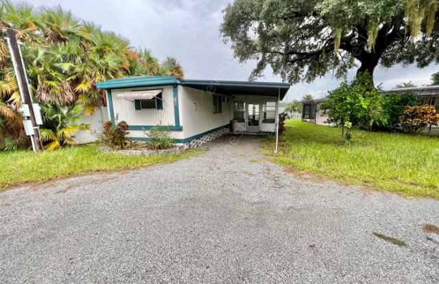 Photo of 820 Paradise Boulevard