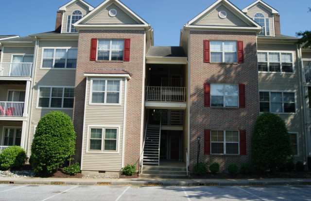 Spacious 2 Bedroom Condo - Mt. Washington
