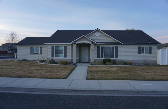 Northeast Twin Falls 3 Bed Home – Minutes to Hospital & Pole Line Access