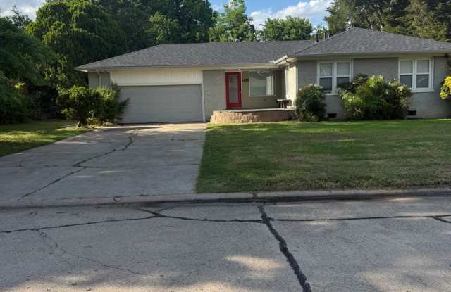 Home for Lease -  1215 Westlawn Drive in Norman, Oklahoma!