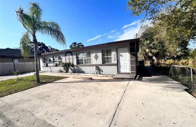 3137 Lincoln Blvd - 3137 Lincoln Boulevard, Fort Myers, FL 33916