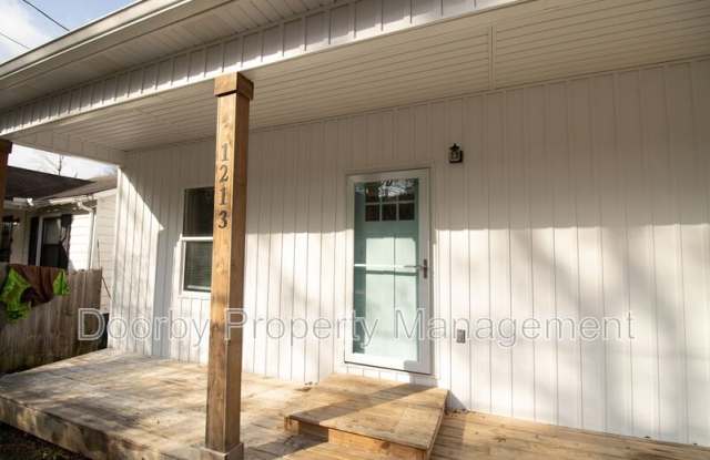 1213 N Chamberlain Avenue