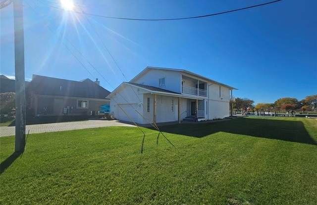 Photo of 38025 Huron Pointe Drive