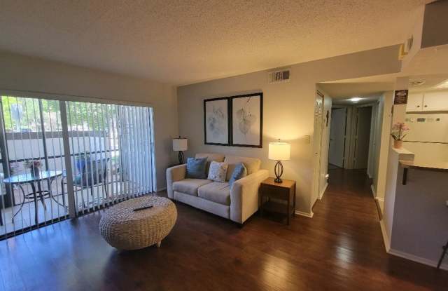 Lovely bottom floor UN-furnished condo Port Charlotte