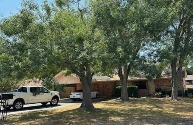 724 Woodcrest Circle