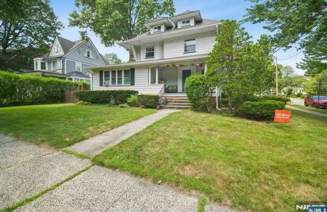 Photo of 124 Midland Avenue