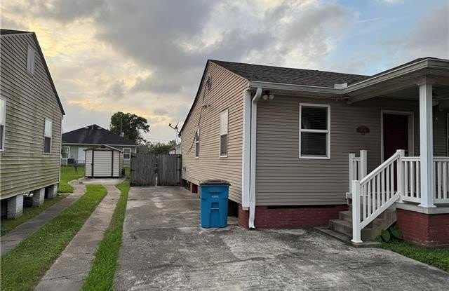 1008 COMMUNITY Street