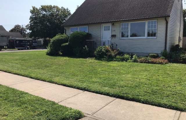 374 N Iowa Avenue - 374 North Iowa Avenue, North Massapequa, NY 11758