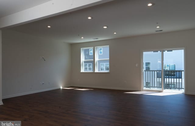 10005 AMERICAN PHAROAH LANE