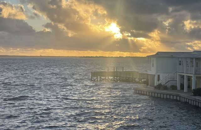 453 NE Indian River Drive