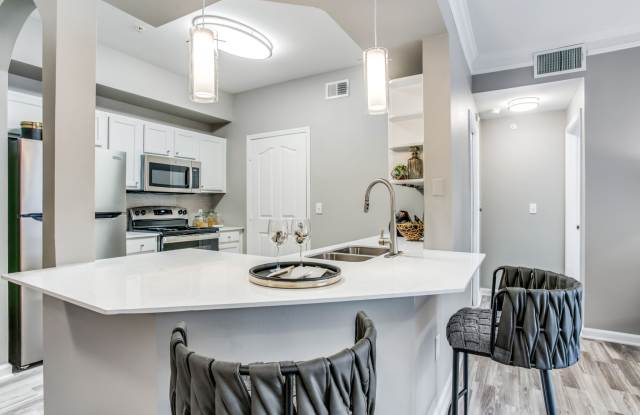 Vista 121 Apartment Homes