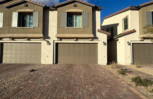 NEWLY BUILT HENDERSON TOWNHOUSE!