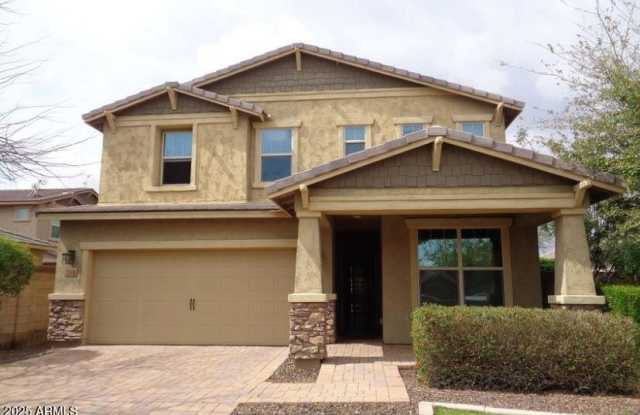 Photo of 240 N SENATE Street