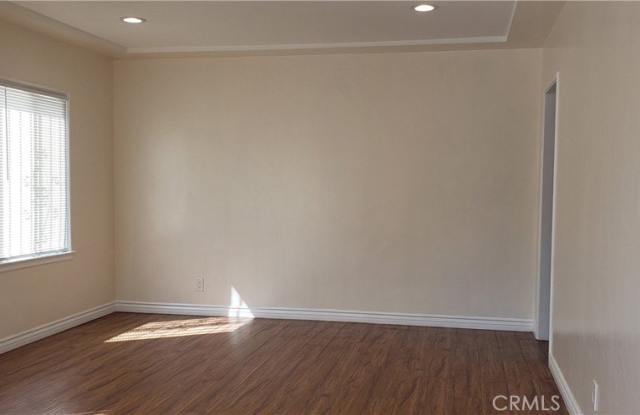 832 S Greenwood Avenue