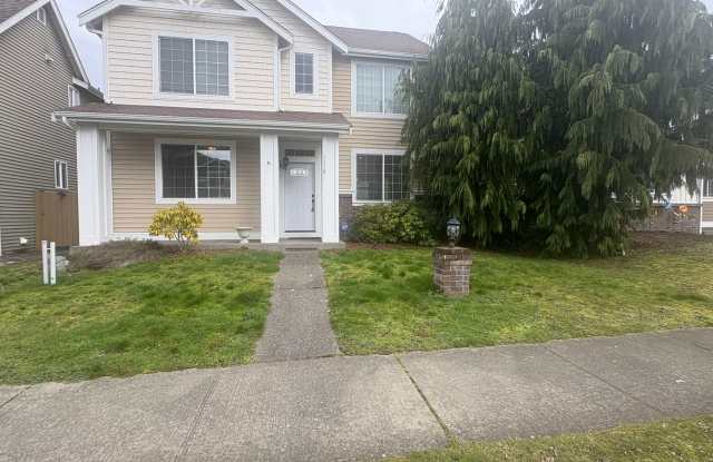 Charming 3-Bedroom, 4-Bath Home in the Heart of Orting
