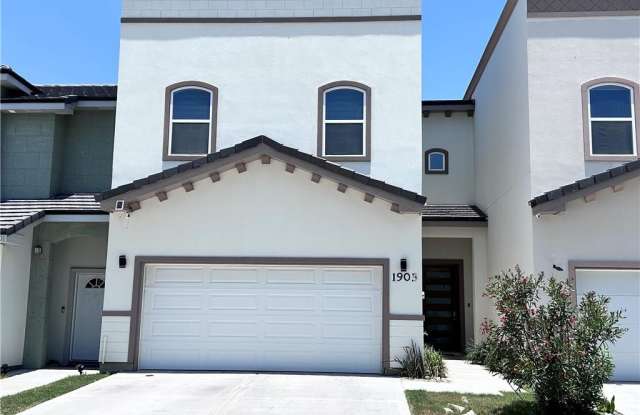 1903 Sunset Drive