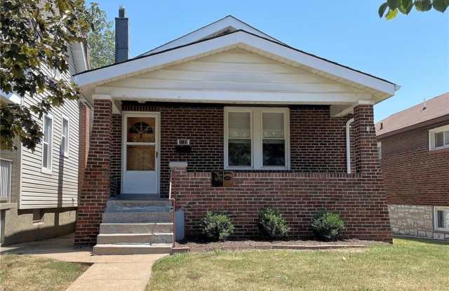 Open floor plan in ideal south city location