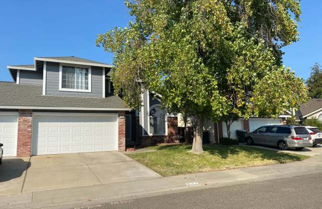 Beautiful Tri-Level home available in Vintage park - 8123 Helmsdale Drive, Sacramento County, CA 95828