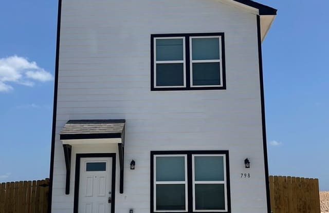 Photo of 798 County Rd 5702 **HALF OFF THE SECOND MONTH'S RENT MOVE-IN SPECIAL**