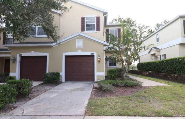 Townhomes in Wekiva Park 3/2.5/1 back up to The Wekiva State Park