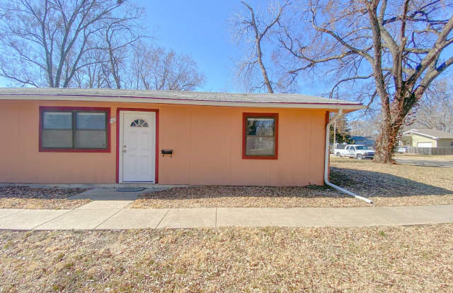 Italian Estates Property Management - 1313 Yuma Street, Manhattan, KS 66502