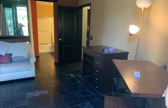 Furnished Studio in Harveston Community for Rent