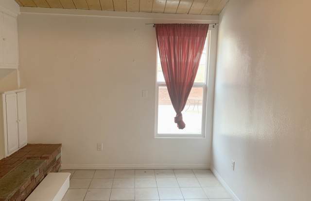 120 W Marshall Blvd.