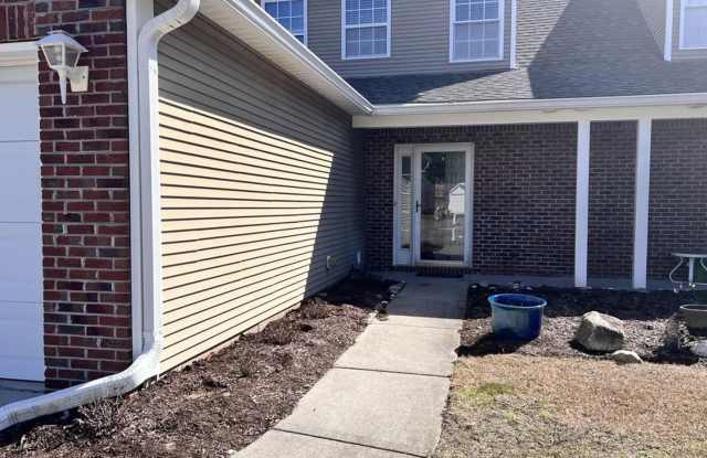3 Bedroom & 2.5 Bathroom Townhouse
