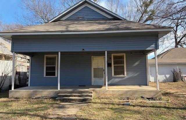 Photo of 320 NW 9th St. Street