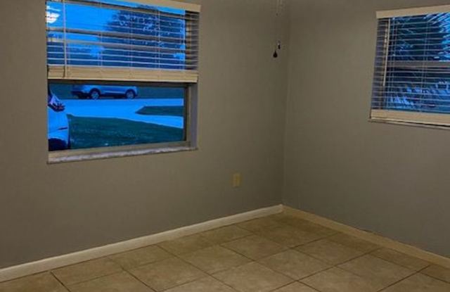 Photo of 2/1 Duplex Ft Pierce