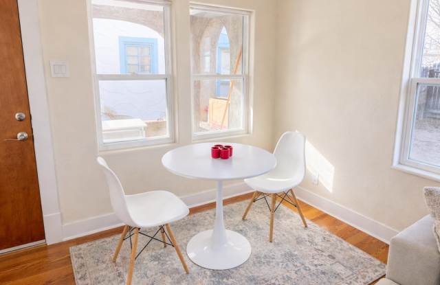 722 1/2 Broadway Blvd Se