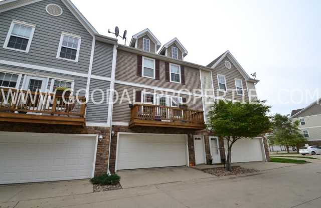 2 Bedroom, 2 Bath Townhome in Pleasant Hill