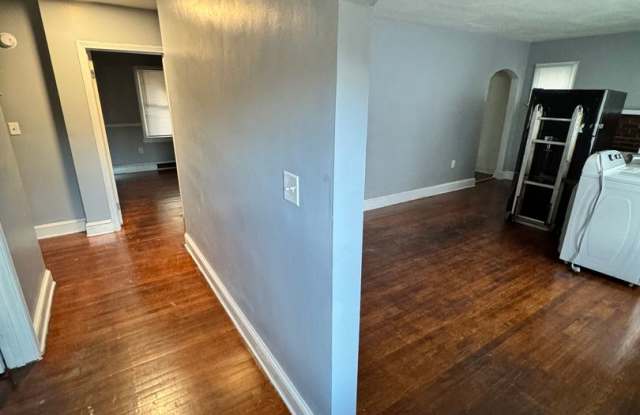 4 bed 2 bath house in Petersburg