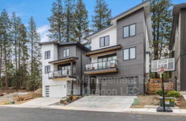 1321 SW Boardwalk Ln