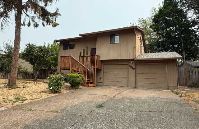 Light & Bright 3-Bedroom Home with Huge Backyard – Pet Friendly!