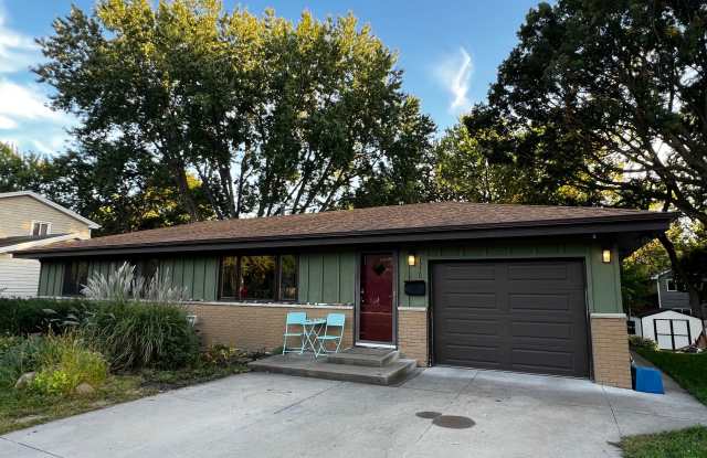 Photo of 1720 49th Avenue Northeast