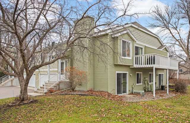 3 bd, 2 bathroom, 2 car garage two level end unit town home - 5635 Sanibel Drive, Minnetonka, MN 55343