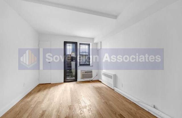Photo of 427 East 80th Street