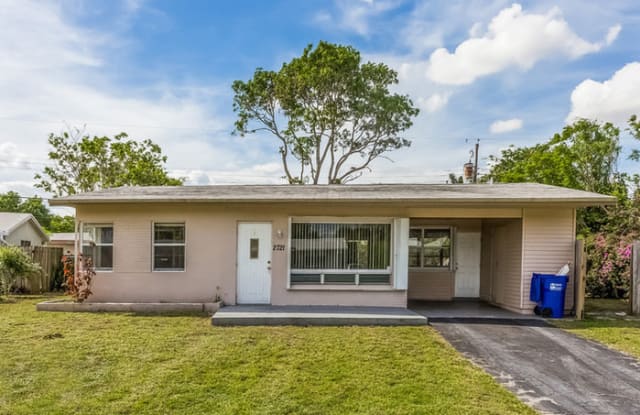 2721 Northeast 10th Avenue - 2721 Northeast 10th Avenue, Pompano Beach, FL 33064