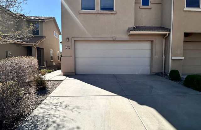 Modern Upscale and sleek town home in a gated community! - 11009 Marina Gate Trail Northeast, Albuquerque, NM 87123