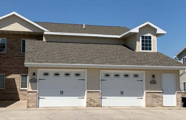 Photo of 2 Bedroom, 2 Bathroom Lower Available