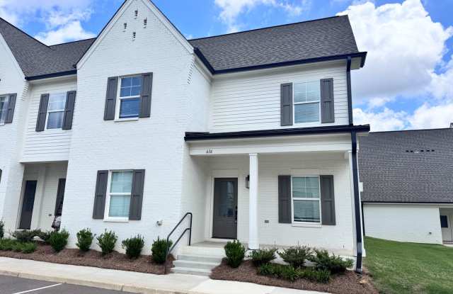 3BR/3.5BA South Grove For Rent